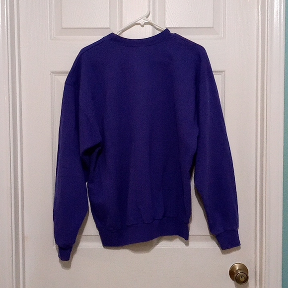 Chritsmas Sweatshirt - Picture 7 of 8